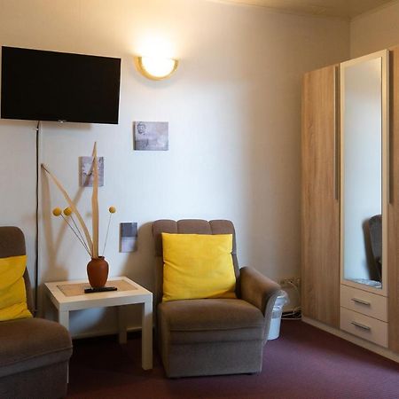 Hotel Schlosshof Dolgesheim Extérieur photo