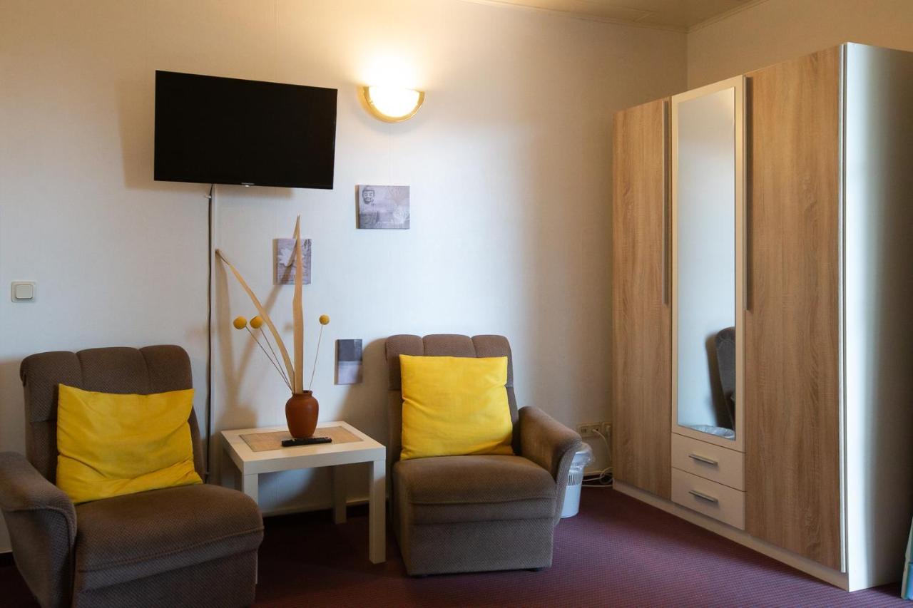 Hotel Schlosshof Dolgesheim Extérieur photo