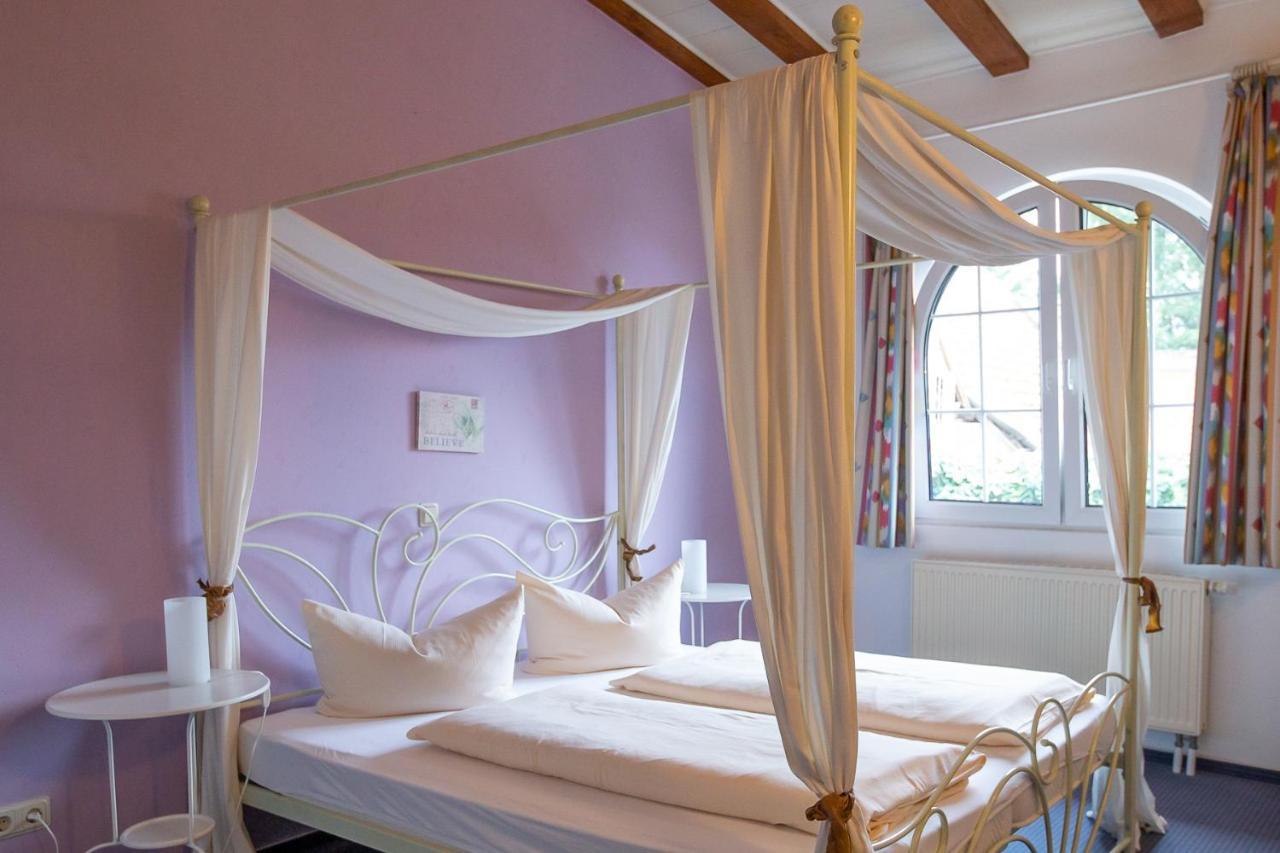 Hotel Schlosshof Dolgesheim Extérieur photo