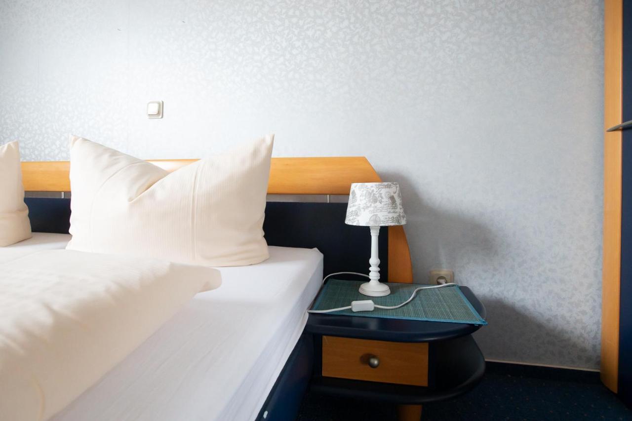 Hotel Schlosshof Dolgesheim Extérieur photo