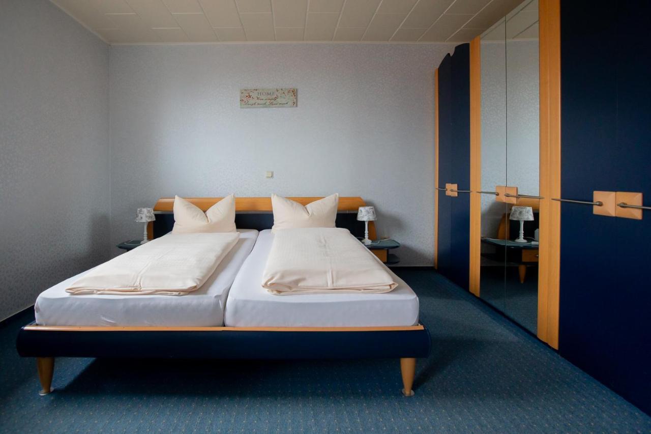 Hotel Schlosshof Dolgesheim Extérieur photo